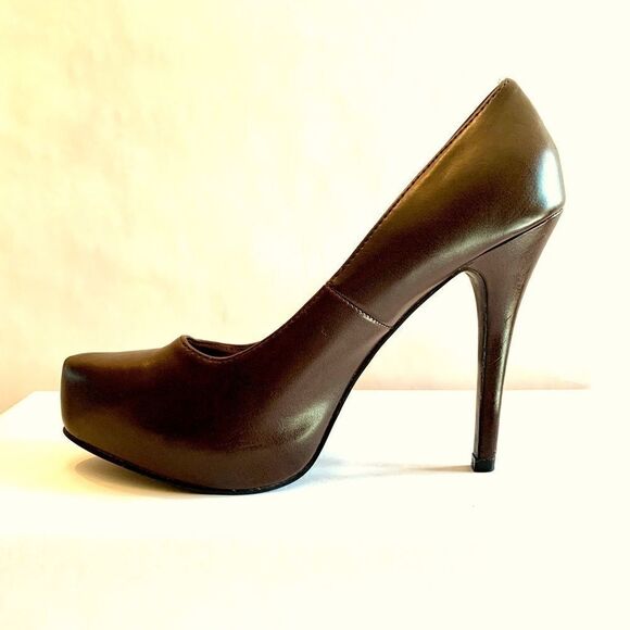 BROWN 5” SPIKE PUMPS by CHARLOTTE RUSSE SIZE 8 - Picture 1 of 8